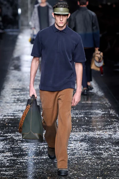 Look 13
